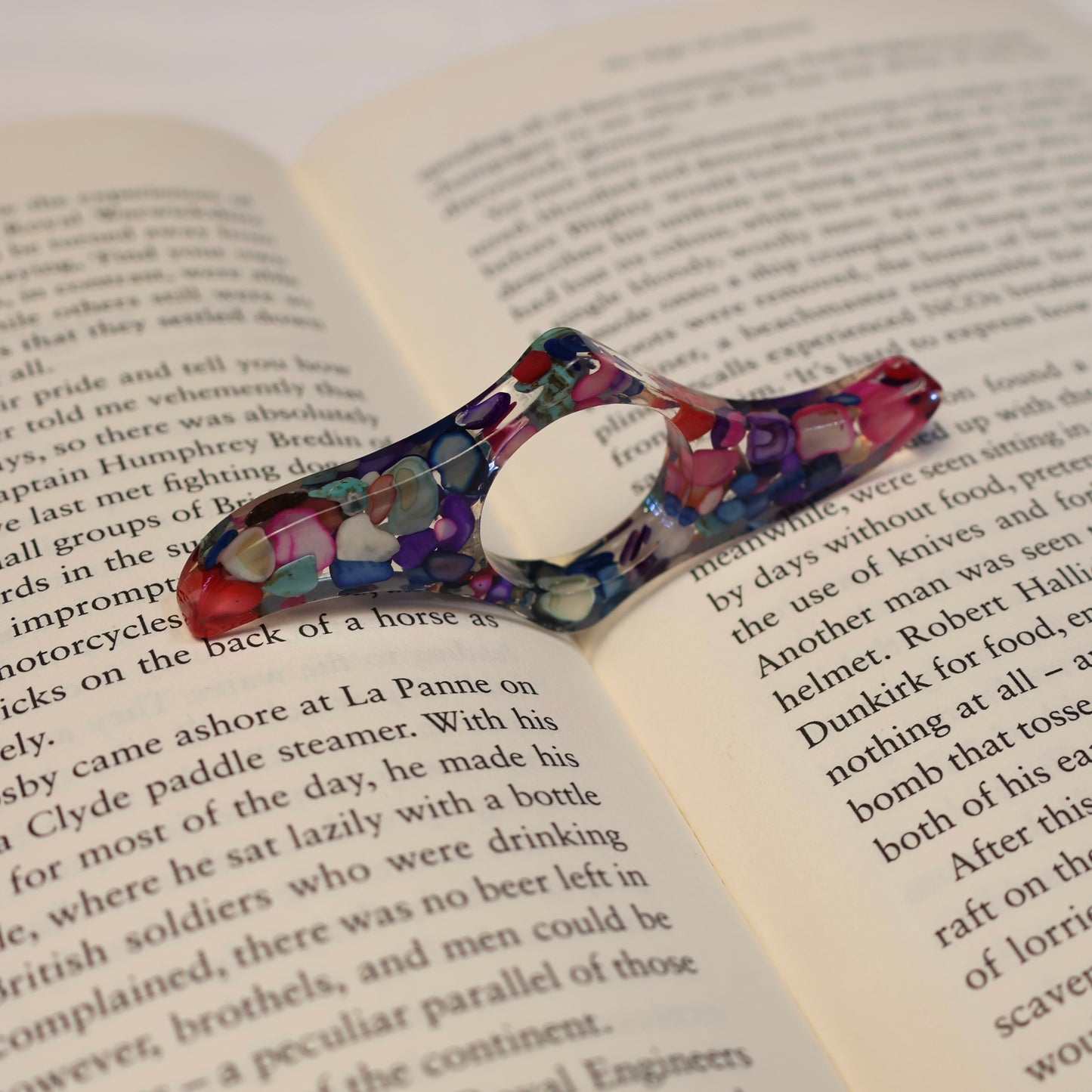 Page Holder - Stones (Multi)