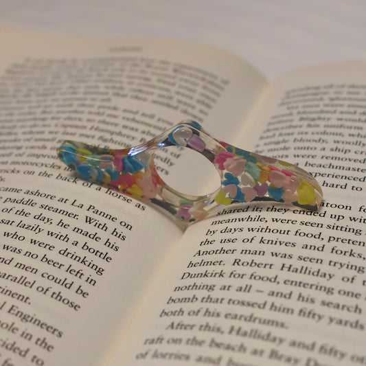 Page Holder - Hearts