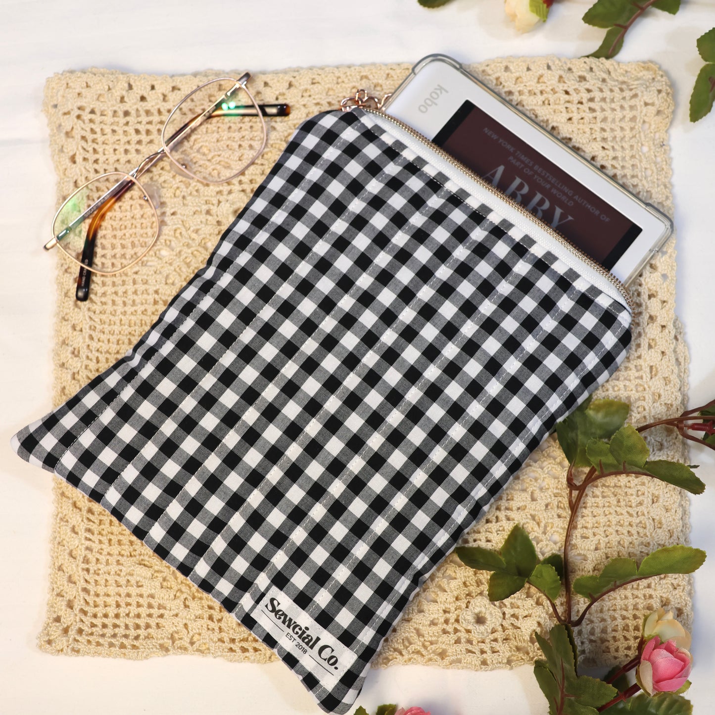 ES - Black Gingham