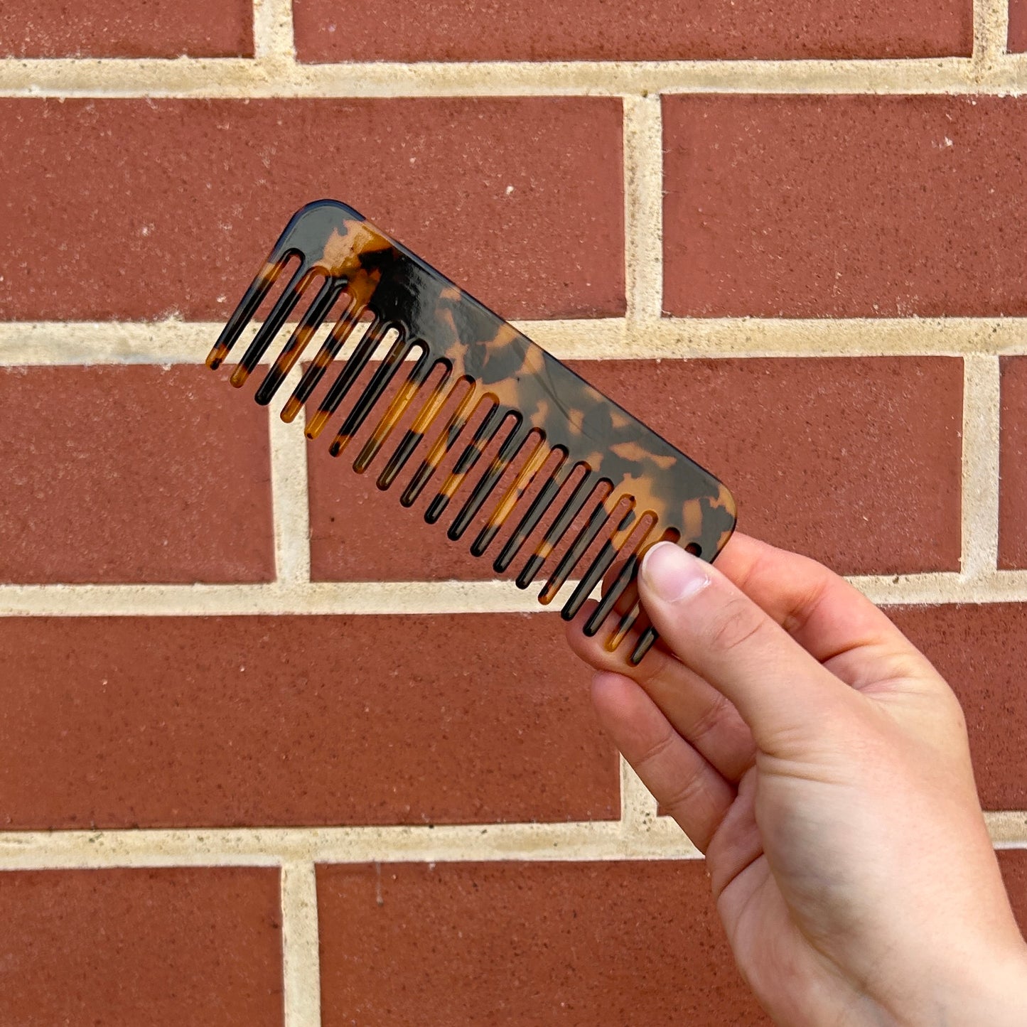Hair Comb - Brown Bone